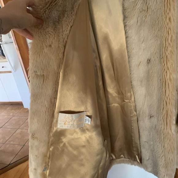 Versailles by Hillmore vintage fur coat. - Picture 4 of 4